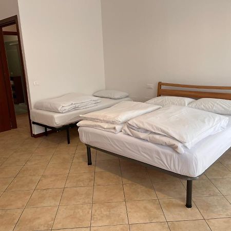 Sebino 11 Apartment Peschiera del Garda Exterior foto