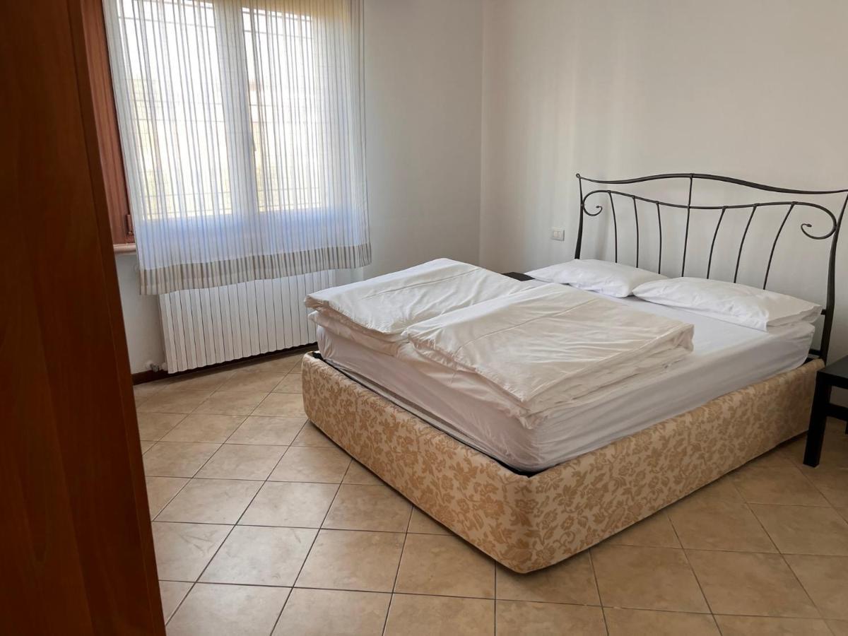 Sebino 11 Apartment Peschiera del Garda Exterior foto