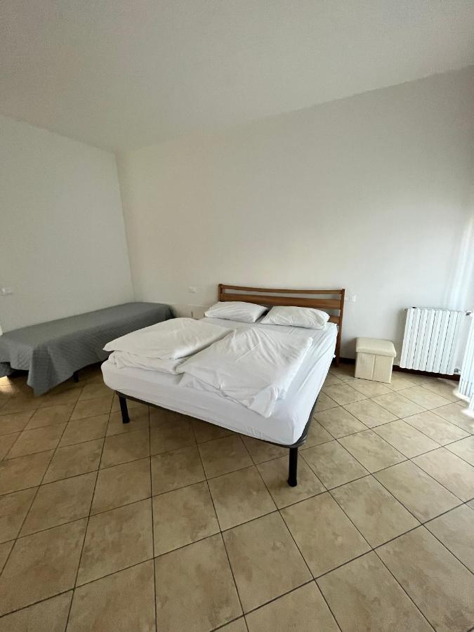 Sebino 11 Apartment Peschiera del Garda Exterior foto